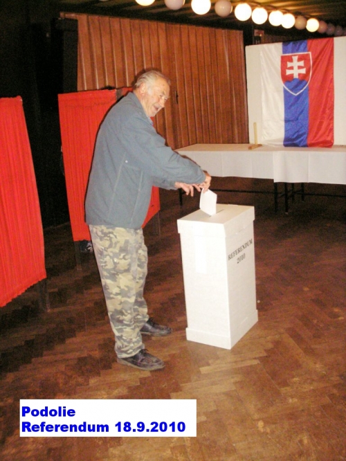 201009191228490.20100918_referendum_005