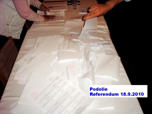201009191228490.20100918_referendum_015