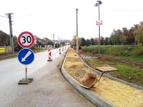 201010200034370.20101019_chodnik2