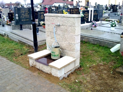 201010200034370.20101019_cintorin_voda_17