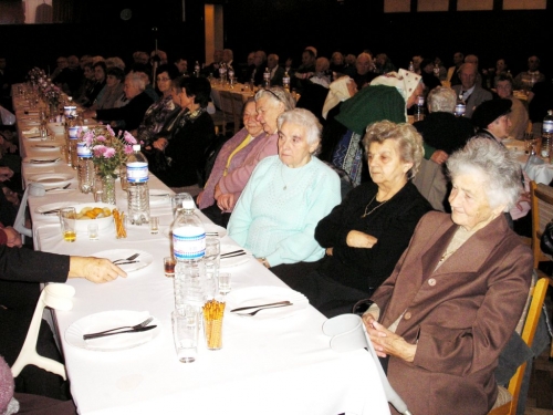 201010250026340.20101024_dochodci_041