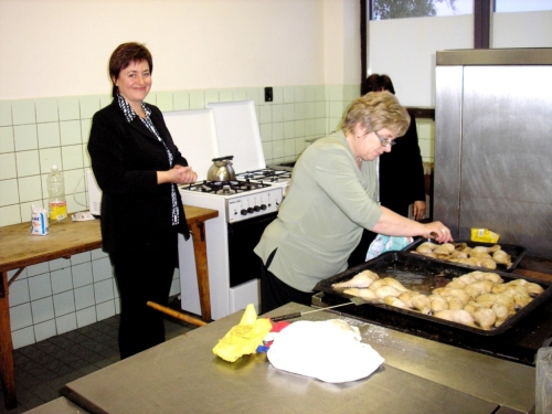 201010250026340.20101024_dochodci_071