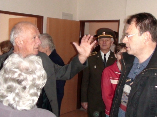 201011180007040.20101117_otvor_dom_409_25