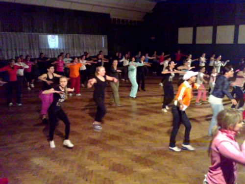 201102162246450.20110216_zumba_07