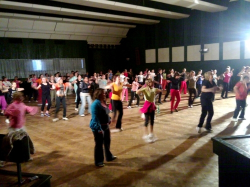 201102162246450.20110216_zumba_11