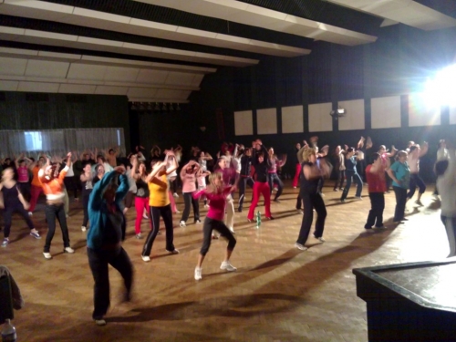 201102162246460.20110216_zumba_02
