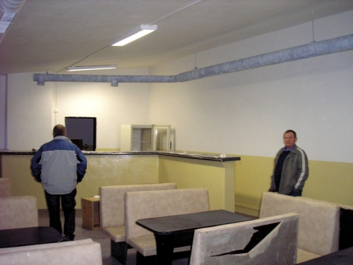 201103191241090.20110318_otvor_bar_trib_04
