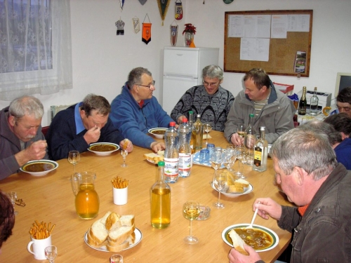 201103191241090.20110318_otvor_bar_trib_13