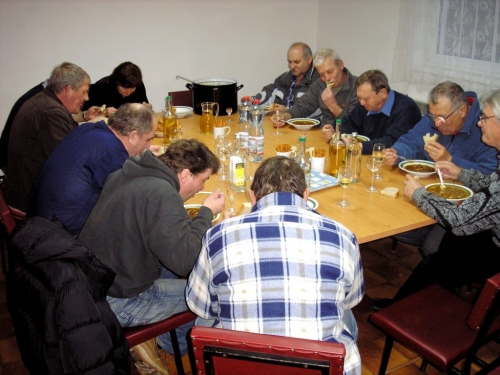 201103191241090.20110318_otvor_bar_trib_15