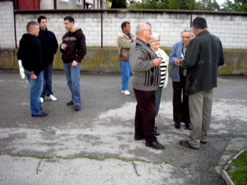 201105082216170.20110430_stavanie_maja16