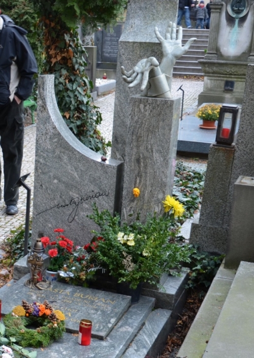 201112230117510.vlasta_burian