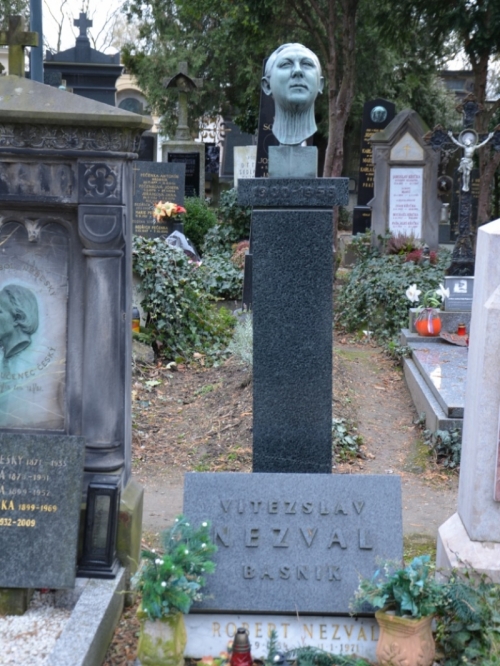 201112230117520.vitezslav_nezval