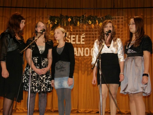 201201042026030.8a_piese_hallelujah