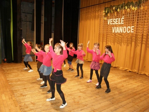 201201042026030.tanecny_kruzok_zumba