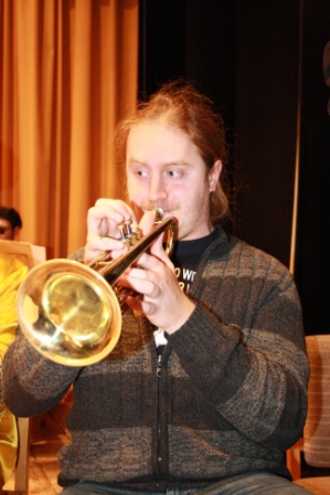 201202211943360.20120218_basa_250