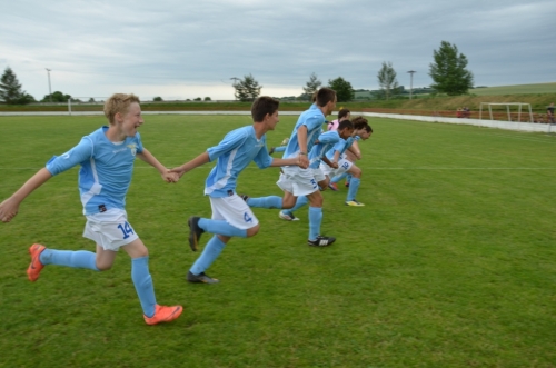 201206091736450.futbal_ziaci_053