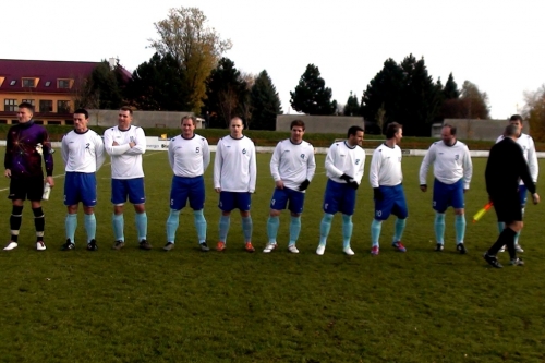 naši hráči pred zápasom s Kočovcami 10.11.2012