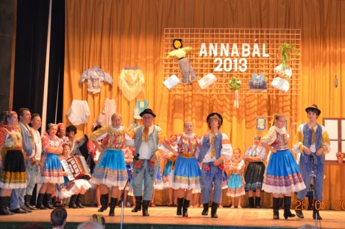 201307290347520.20130728_annabal_799