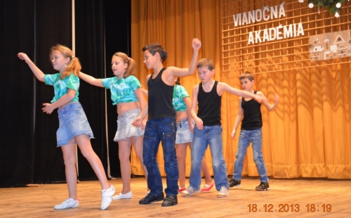 201312190053520.20131218_vianocna_akad_048