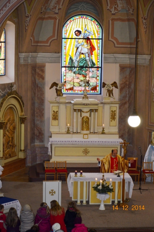 201412172031320.kostol_posvatenie_vitrazi_006
