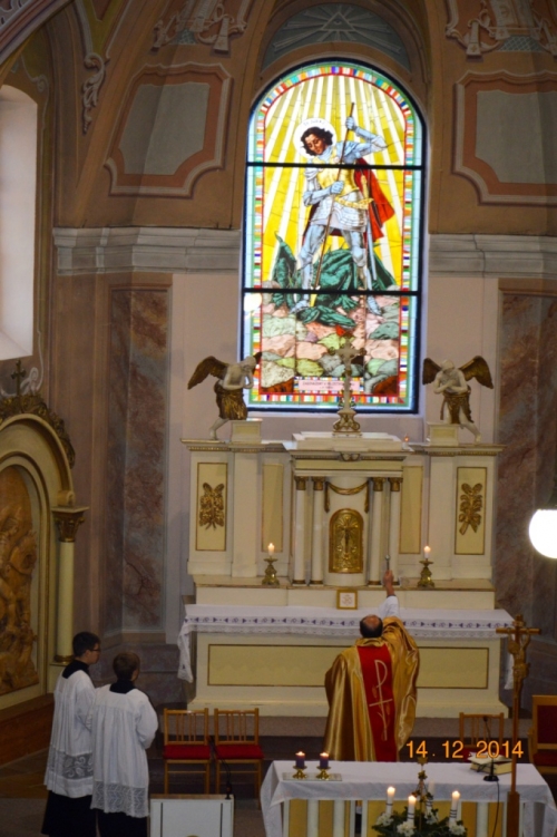 201412172031320.kostol_posvatenie_vitrazi_007