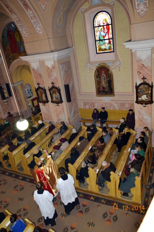 201412172031320.kostol_posvatenie_vitrazi_014