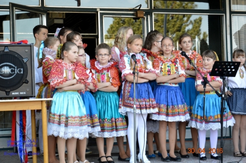 201605011919260.20160430_stavanie_maja_027