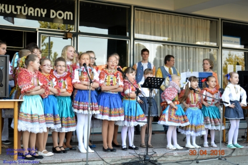 201605011919260.20160430_stavanie_maja_036