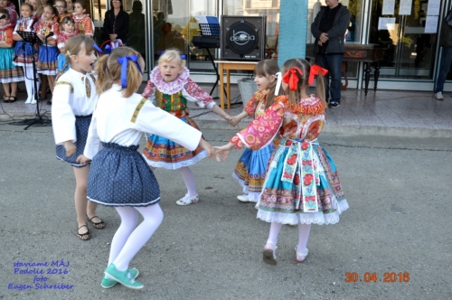 201605011919260.20160430_stavanie_maja_046