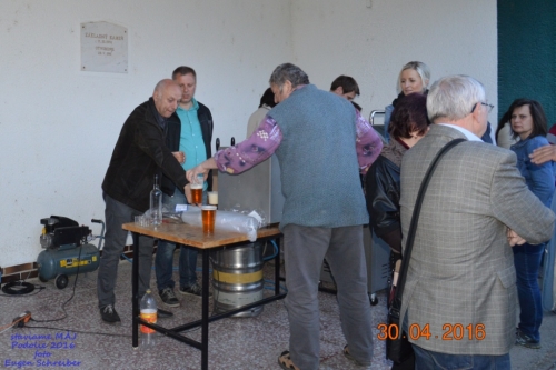 201605011919260.20160430_stavanie_maja_198