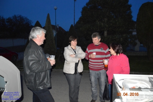 201605011919260.20160430_stavanie_maja_201