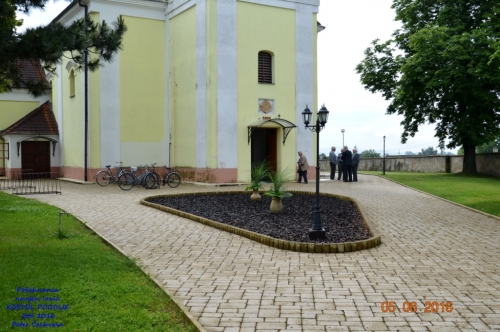 201606051943490.pozehnanie_lavic_v_kostole_011