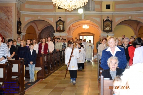 201606051943490.pozehnanie_lavic_v_kostole_024
