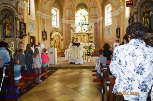 201606051943490.pozehnanie_lavic_v_kostole_048