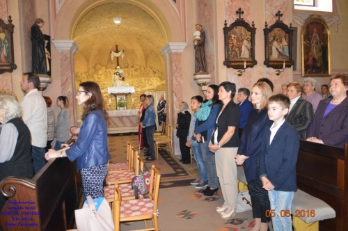 201606051943490.pozehnanie_lavic_v_kostole_060