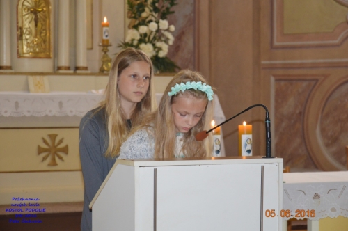 201606051943490.pozehnanie_lavic_v_kostole_063