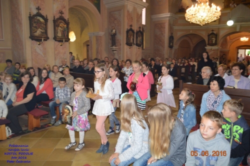 201606051943490.pozehnanie_lavic_v_kostole_066