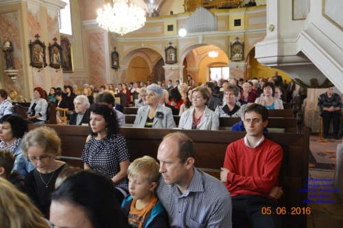201606051943490.pozehnanie_lavic_v_kostole_102