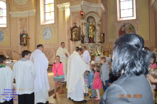 201606051943490.pozehnanie_lavic_v_kostole_112
