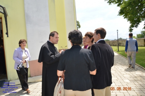 201606051943490.pozehnanie_lavic_v_kostole_115