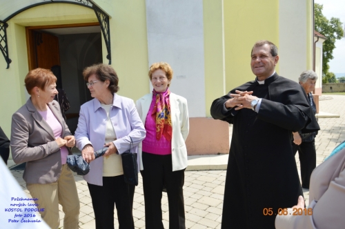 201606051943490.pozehnanie_lavic_v_kostole_129