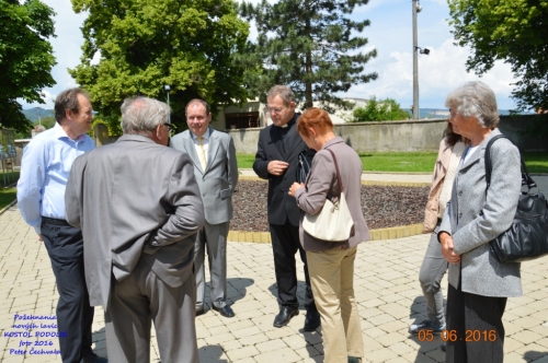 201606051943490.pozehnanie_lavic_v_kostole_141
