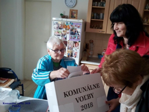 201811102322590.20181110-komun-volby-40