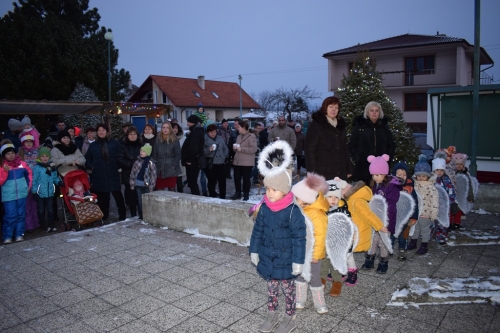 201812161146000.vianocne-trhy-podolie38