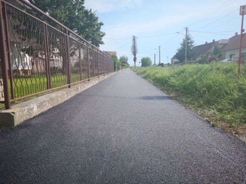 201906050808580.chodnik1