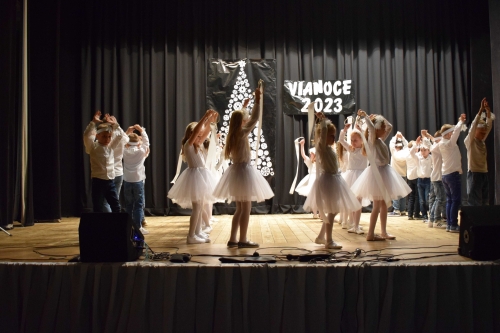 202312180104280.vianocne-trhy-podolie88