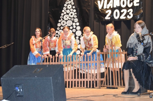 202312180104290.vianocne-trhy-podolie113