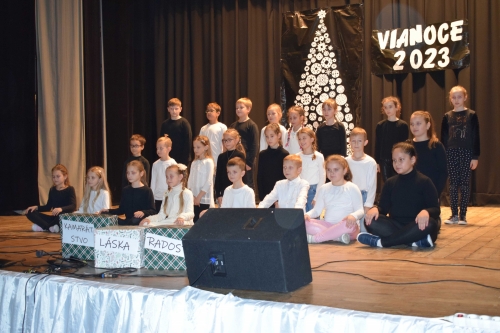 202312180104290.vianocne-trhy-podolie134