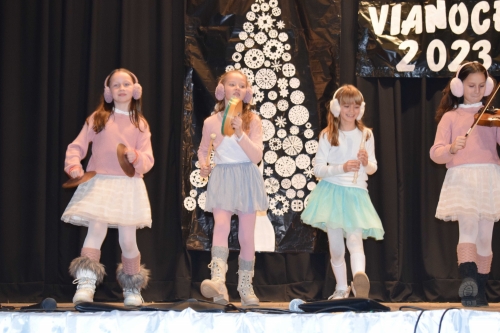 202312180104290.vianocne-trhy-podolie146