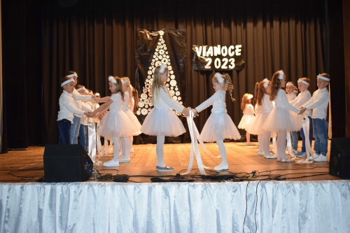 202312180104290.vianocne-trhy-podolie91